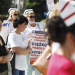07.06.2021. Kielce. Świętokrzyski Urząd Wojewódzki. Akcja protestacyjna pielęgniarek / Jarosław Kubalski / Radio Kielce