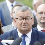 01.06.2021. Sandomierz. Konferencja dotycząca przebudowy starego mostu na Wiśle w Sandomierzu. Na zdjęciu: Andrzej Adamczyk, minister infrastruktury / Jarosław Kubalski / Radio Kielce