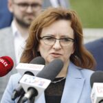 01.06.2021. Sandomierz. Konferencja dotycząca przebudowy starego mostu na Wiśle w Sandomierzu. Na zdjęciu: Agata Wojtyszek, poseł PiS / Jarosław Kubalski / Radio Kielce