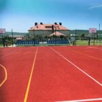 20.06.2021. Jeziorko (gmina Nowa Słupia). Boisko z trybunami przy szkole podstawowej / Wiktor Taszłow / Radio Kielce