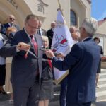 06.06.2021 Skarżysko-Kamienna. Przekazanie sztandaru Stowarzyszeniu Represjonowanych w Stanie Wojennym Regionu Świętokrzyskiego. Na zdjęciu minister Jan Józef Kasprzyk / Anna Głąb / Radio Kielce