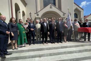 06.06.2021 Skarżysko-Kamienna. Przekazanie sztandaru Stowarzyszeniu Represjonowanych w Stanie Wojennym Regionu Świętokrzyskiego / Anna Głąb / Radio Kielce