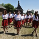 20.06.2021. Tokarnia. Park Etnograficzny. „Jawor u źródeł kultury” / Jarosław Kubalski / Radio Kielce