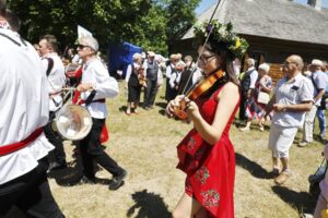 20.06.2021. Tokarnia. Park Etnograficzny. „Jawor u źródeł kultury” / Jarosław Kubalski / Radio Kielce