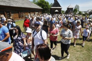 20.06.2021. Tokarnia. Park Etnograficzny. „Jawor u źródeł kultury” / Jarosław Kubalski / Radio Kielce