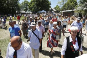 20.06.2021. Tokarnia. Park Etnograficzny. „Jawor u źródeł kultury” / Jarosław Kubalski / Radio Kielce