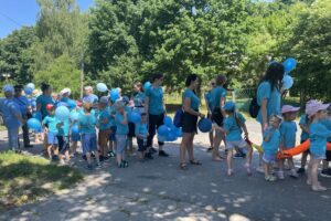 18.06.2021. Starachowice. Niebieski Marsz wsparcia dla osób z Zespołem Aspergera / Anna Głąb / Radio Kielce