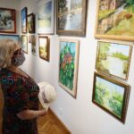 23.06.2021. Kielce. Wernisaż dorocznej wystawy prac członków sekcji plastycznej Towarzystwa Przyjaciół Sztuk Pięknych / Wiktor Taszłow / Radio Kielce