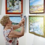 23.06.2021. Kielce. Wernisaż dorocznej wystawy prac członków sekcji plastycznej Towarzystwa Przyjaciół Sztuk Pięknych / Wiktor Taszłow / Radio Kielce