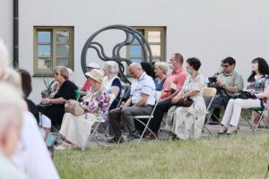 23.06.2021. Kielce. Wernisaż dorocznej wystawy prac członków sekcji plastycznej Towarzystwa Przyjaciół Sztuk Pięknych / Wiktor Taszłow / Radio Kielce