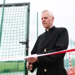 25.06.2021. Jeziorko. Zakończenie roku szkolnego i oddanie wielofunkcyjnych boisk dla Szkoły Podstawowej w Jeziorku. Na zdjęciu: o. Marian Puchała - superior klasztoru na Świętym Krzyżu / Wiktor Taszłow / Radio Kielce