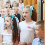 25.06.2021. Jeziorko. Zakończenie roku szkolnego i oddanie wielofunkcyjnych boisk dla Szkoły Podstawowej w Jeziorku / Wiktor Taszłow / Radio Kielce