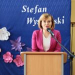 25.06.2021. Jeziorko. Zakończenie roku szkolnego i oddanie wielofunkcyjnych boisk dla Szkoły Podstawowej w Jeziorku. Na zdjęciu: Anna Krupka - wiceminister kultury, dziedzictwa narodowego i sportu / Wiktor Taszłow / Radio Kielce