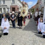 03.06.2021. Sandomierz. Uroczystość Bożego Ciała. Procesja z katedry do rynku starego miasta / Grażyna Szlęzak-Wójcik / Radio Kielce