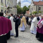 03.06.2021. Sandomierz. Uroczystość Bożego Ciała. Procesja z katedry do rynku starego miasta / Grażyna Szlęzak-Wójcik / Radio Kielce
