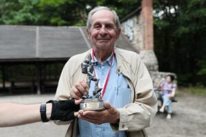 26.06.2021. Kielce. I Marsz Zdrowia „Gladiatorów” na Stadionie Leśnym. Na zdjęciu: Zbigniew Szczepański - najstarszy uczestnik marszu / Wiktor Taszłow / Radio Kielce