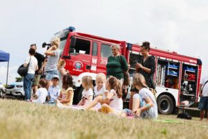 26.06.2021. Podzamcze. Ogólnopolski Zlot Klubu Miłośników Mercedesów / Wiktor Taszłow / Radio Kielce