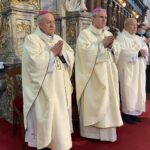 17.06.2021. Sandomierz. Msza święta z okazji 60-lecia posługi kapłańskiej biskupa Edwarda Frankowskiego. Na zdjęciu (od lewej): od lewej biskup senior diecezji sandomierskiej Edward Frankowski, biskup diecezji sandomierskiej Krzysztof Nitkiewicz, ks. prof. Stanisław Zięba, Katolicki Uniwersytet Lubelski / Grażyna Szlęzak-Wójcik / Radio Kielce