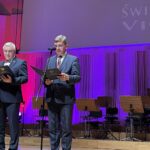 25.06.2021. Kielce. Gala wręczenia nagród "Świętokrzyska Victoria". Na zdjęciu (od lewej): Andrzej Bętkowski - marszałek województwa, Andrzej Pruś - przewodniczący sejmiku województwa / Michał Kita / Radio Kielce