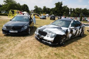 26.06.2021. Podzamcze. Ogólnopolski Zlot Klubu Miłośników Mercedesów / Wiktor Taszłow / Radio Kielce