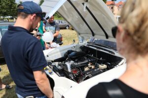 26.06.2021. Podzamcze. Ogólnopolski Zlot Klubu Miłośników Mercedesów / Wiktor Taszłow / Radio Kielce