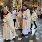 19.06.2021. Sandomierz. Święcenia kapłańskie. Na zdjęciu (po lewej): bp senior Edward Frankowski / Grażyna Szlęzak-Wójcik / Radio Kielce