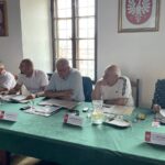 23.06.2021. Sandomierz. Sesja absolutoryjna. Na zdjęciu (od lewej): radni Andrzej Bolewski, Robert Kurosz, Tomasz Malinowski, Janusz Poński, Andrzej Majewski, Ewa Gracz / Grażyna Szlęzak-Wójcik / Radio Kielce