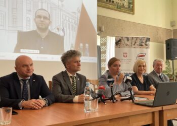 29.06.2021. Kielce. Konferencja z usiadłem wiceminister Olgi Semeniuk. Na zdjęciu (od lewej):