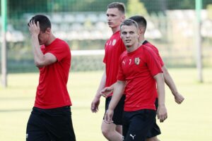 28.06.2021. Kielce. Pierwszy trening Korony po wakacyjnej przerwie / Wiktor Taszłow / Radio Kielce