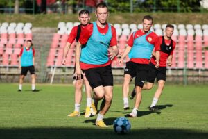 28.06.2021. Kielce. Pierwszy trening Korony po wakacyjnej przerwie / Wiktor Taszłow / Radio Kielce