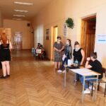 29.06.2021. Kielce. Szczepienie uczniów w II LO im. Jana Śniadeckiego / Wiktor Taszłow / Radio Kielce