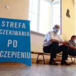 29.06.2021. Kielce. Szczepienie uczniów w II LO im. Jana Śniadeckiego / Wiktor Taszłow / Radio Kielce