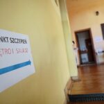 29.06.2021. Kielce. Szczepienie uczniów w II LO im. Jana Śniadeckiego / Wiktor Taszłow / Radio Kielce