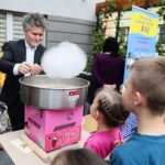 01.06.2021. Kielce. Rodzinny Festyn Profilaktyczny w Świętokrzyskim Klubie Abstynentów „Raj”. Na zdjęciu (po lewej): Krzysztof Słoń - senator PiS / Wiktor Taszłow / Radio Kielce