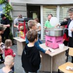 01.06.2021. Kielce. Rodzinny Festyn Profilaktyczny w Świętokrzyskim Klubie Abstynentów „Raj”. Na zdjęciu (po prawej): Krzysztof Słoń - senator PiS / Wiktor Taszłow / Radio Kielce