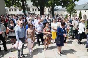 03.06.2021. Kielce. Bazylika katedralna. Uroczystości Bożego Ciała / Wiktor Taszłow / Radio Kielce