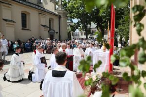 03.06.2021. Kielce. Bazylika katedralna. Uroczystości Bożego Ciała / Wiktor Taszłow / Radio Kielce