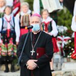 03.06.2021. Masłów. Rocznica wizyty Jana Pawła II. Na zdjęciu (przemawia): biskup Jan Piotrowski / Wiktor Taszłow / Radio Kielce