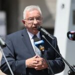 08.06.2021. Kielce. Briefing poświęcony zamontowaniu rzeźb posłów na budynku Muzeum Narodowego. Na zdjęciu: Krzysztof Lipiec - poseł / Wiktor Taszłow / Radio Kielce