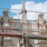 08.06.2021. Kielce. Briefing poświęcony zamontowaniu rzeźb posłów na budynku Muzeum Narodowego / Wiktor Taszłow / Radio Kielce