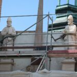 08.06.2021. Kielce. Briefing poświęcony zamontowaniu rzeźb posłów na budynku Muzeum Narodowego / Wiktor Taszłow / Radio Kielce