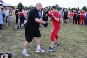 10.06.2021. Kielce. Mistrzowie są w formie. Otwarty trening na kieleckim stadionie. Na zdjęciu (z lewej): Paweł Skrzecz / Wiktor Taszłow / Radio Kielce