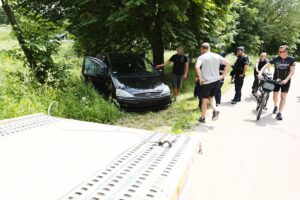 12.06.2021. Kielce. Osobowy ford wpadł do Silnicy / Wiktor Taszlow / Radio Kielce