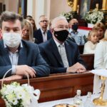 13.06.2021. Pierzchnica. Msza święta w intencji Ojczyzny. Na zdjęciu (od lewej): Stanisław Strąk - burmistrz Pierzchnicy, Krzysztof Lipiec - przewodniczący świętokrzyskich struktur Prawa i Sprawiedliwości, Małgorzata Pruś - dyrektor biura poselskiego Krzysztofa Lipca / Wiktor Taszłow / Radio Kielce