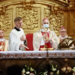 13.06.2021. Kielce. „Uwielbienie”, msza w Bazylice Katedralnej. Na zdjęciu biskup Jan Piotrowski / Wiktor Taszłow / Radio Kielce