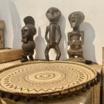 02.06.2021. Kielce. Otwarcie prywatnej galerii sztuki „Rdza”. Rzeźby afrykańskie z kolekcji Stanisławy Zacharko / Dorota Klusek / Radio Kielce