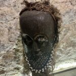 02.06.2021. Kielce. Otwarcie prywatnej galerii sztuki „Rdza”. Rzeźby afrykańskie z kolekcji Stanisławy Zacharko / Dorota Klusek / Radio Kielce