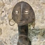 02.06.2021. Kielce. Otwarcie prywatnej galerii sztuki „Rdza”. Rzeźby afrykańskie z kolekcji Stanisławy Zacharko / Dorota Klusek / Radio Kielce