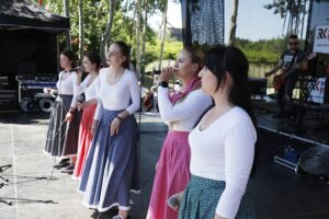 20.06.2021. Tokarnia. Park Etnograficzny. „Jawor u źródeł kultury” / Jarosław Kubalski / Radio Kielce