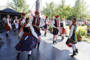 20.06.2021. Tokarnia. Park Etnograficzny. „Jawor u źródeł kultury” / Jarosław Kubalski / Radio Kielce